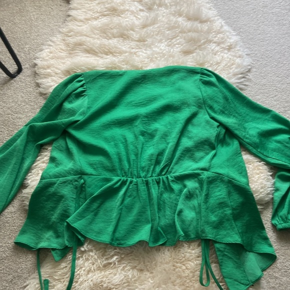 Banana Republic - Green Wrap top - Picture 6 of 6